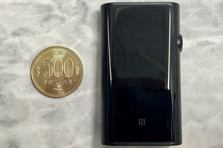 500円玉とのサイズ比較