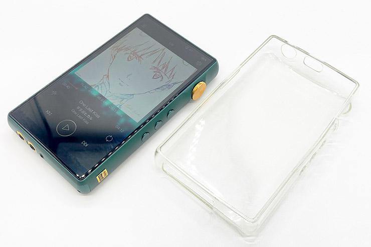 DX240本体と付属のクリアケース