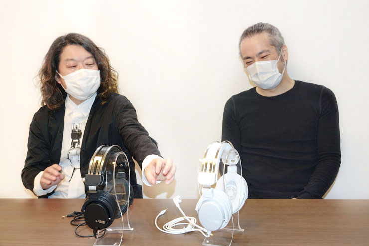 T3-03のマイクについて語る多胡氏