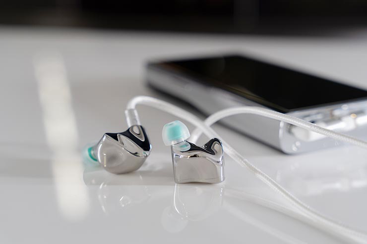 DUNU-TOPSOUND GLACIER 川 レビュー | きめ細やかなサウンドと煌びやかで美しいボディが特徴の有線イヤホン一覧用画像