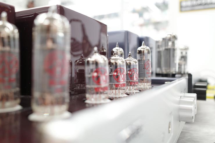 真空管アンプをヘッドホンで聴く！× 太田タカシ｜プロのエンジニアによるアンプレビュー一覧用画像