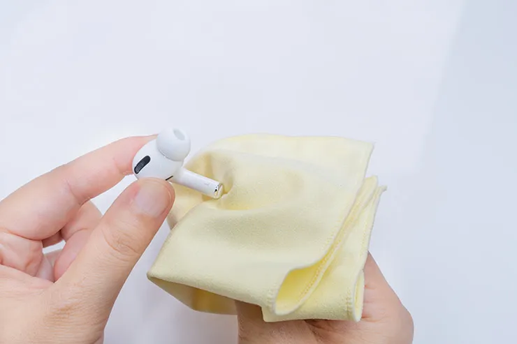 イヤホンの掃除の仕方を解説 | お手入れをして音質低下を防ごう一覧用画像