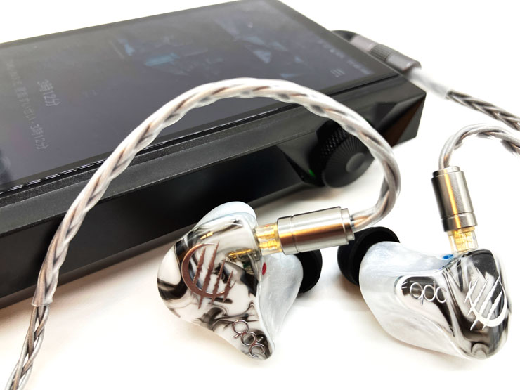 Astell&Kern KANN ALPHAとWHITE TIGERの画像