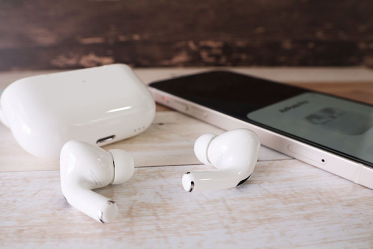 airpods proとスマホの画像