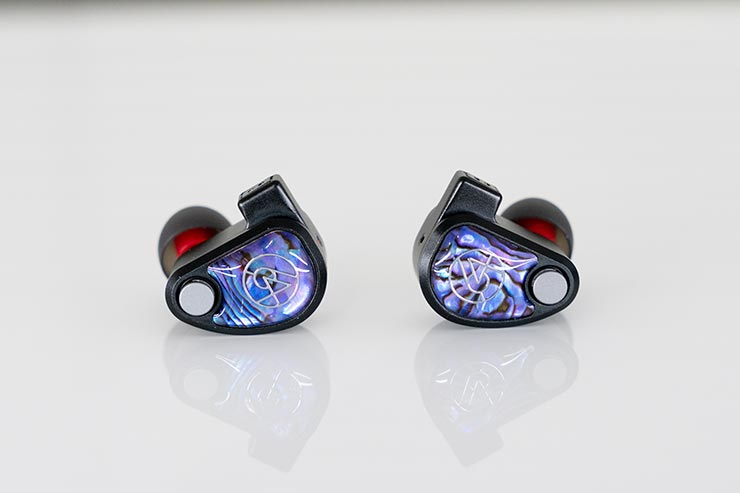 64 AUDIO Volur イヤホン本体の画像