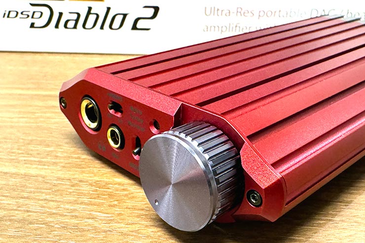 iFi audio iDSD Diablo2 レビュー | 高い駆動力と堂々としたサウンドが特徴のポータブルUSB DACアンプ