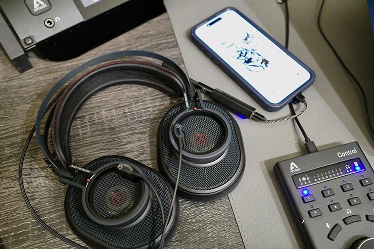 iPhone 15 Pro MaxとFiiO KA5とThe Composerを接続した画像