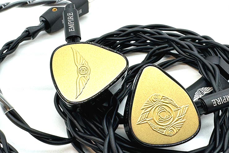 Empire Ears RAVEN Launch Edition レビュー | 4種類計12基搭載の国内限定30台の特別モデル