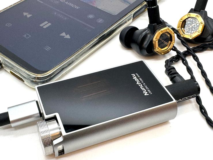 iBasso Audio NunchakuとMADOO Typ62の画像