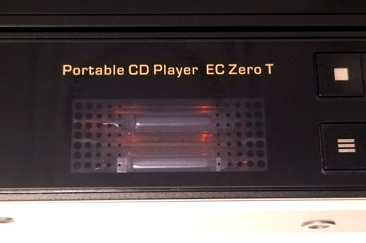 Shanling EC Zero Tの真空管が光る画像