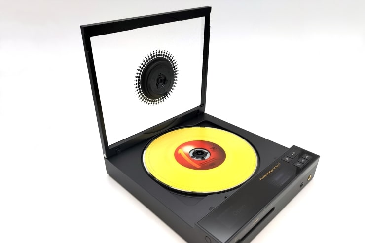 Shanling EC Zero Tのディスクトレイにセットする画像