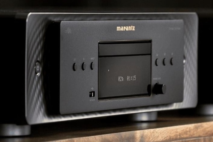 シンプルなデザインのCDプレーヤーの画像