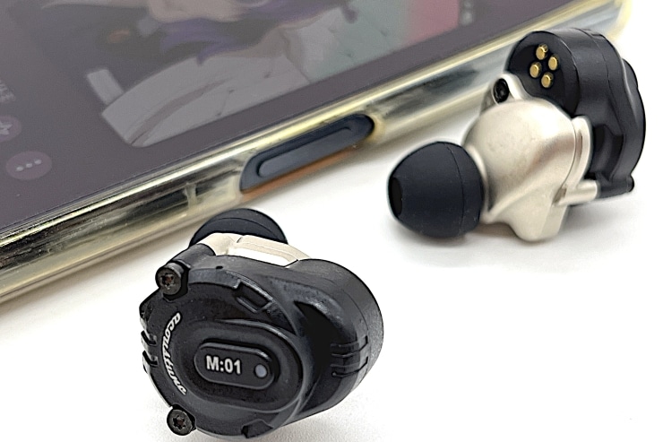 Acoustune HSX1001 C:03M:02Gとスマートフォンの画像