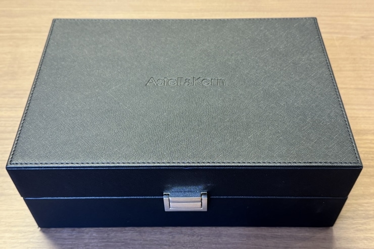 Astell&Kern A&ultima SP4000 ハードケース　箱のみ Astell&Kern