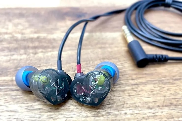 低音から高音までバランスが最高レベル♪❤Hi-Fi超高音質★スポーツイヤホン ワイヤレスイヤホン Bluetooth5 コンパクト 高音質 重低音 防水