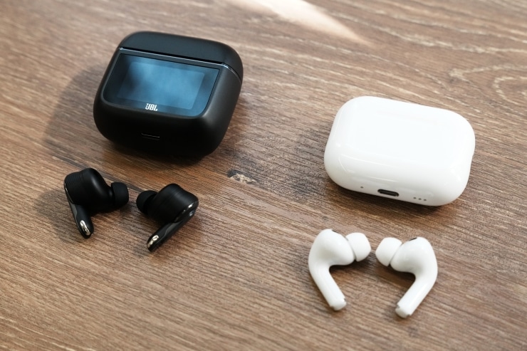 JBL TOUR PRO 3とAirPods Pro 3の画像