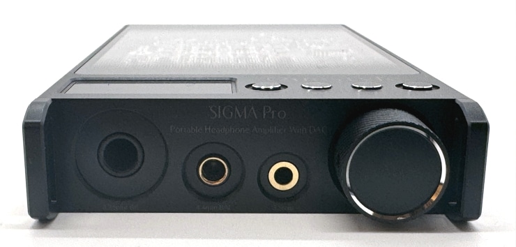 SIGMA Proのフロントパネルの画像