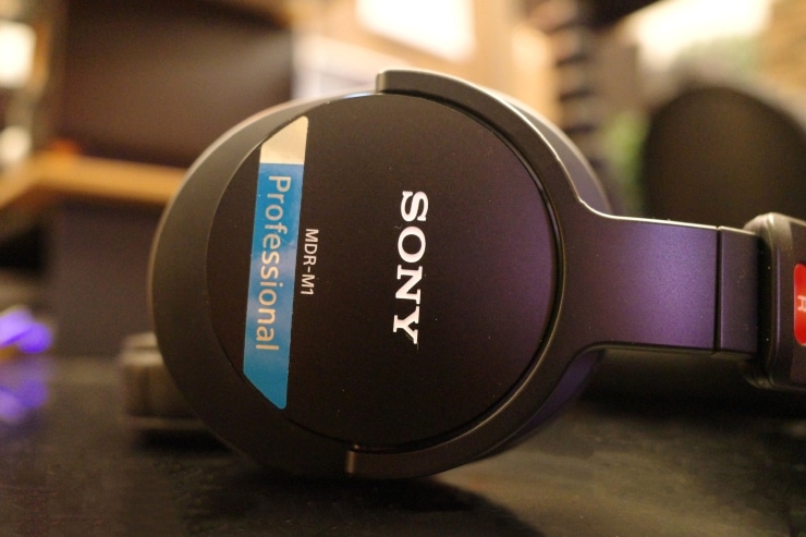 SONY MDR-M1の外観の画像