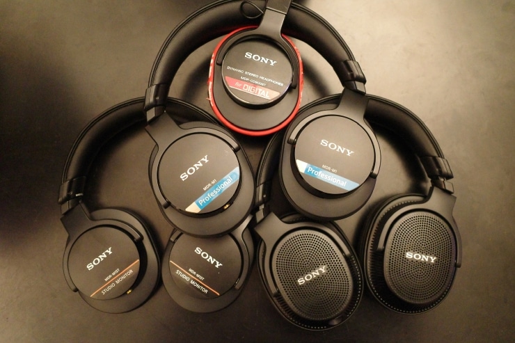 SONYのモニターヘッドホン画像