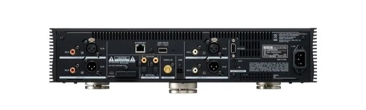 UD701のリアパネルの画像