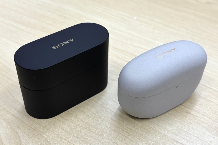 XM6とXM5の充電ケースの画像