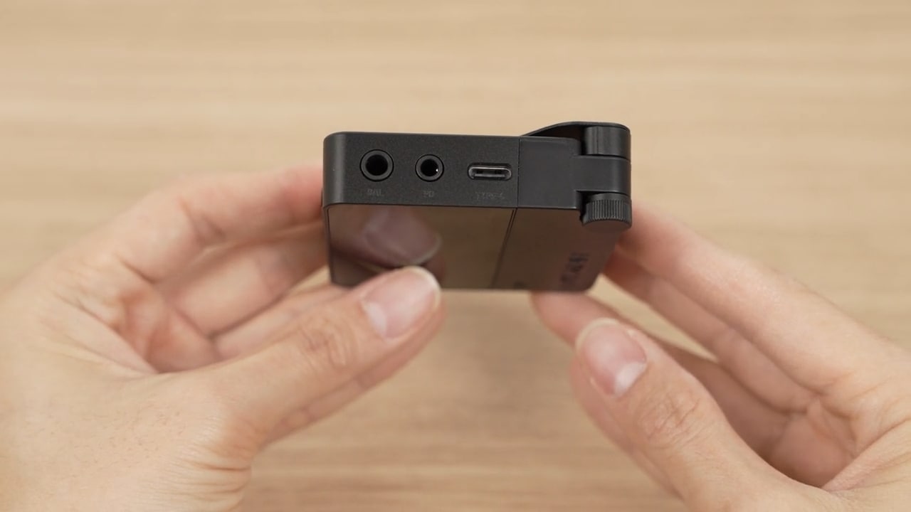 出力端子の画像