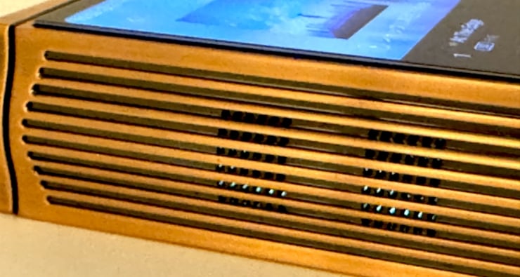 EvoAria EvoOne Ti / Cuの本体左側面真空管の画像