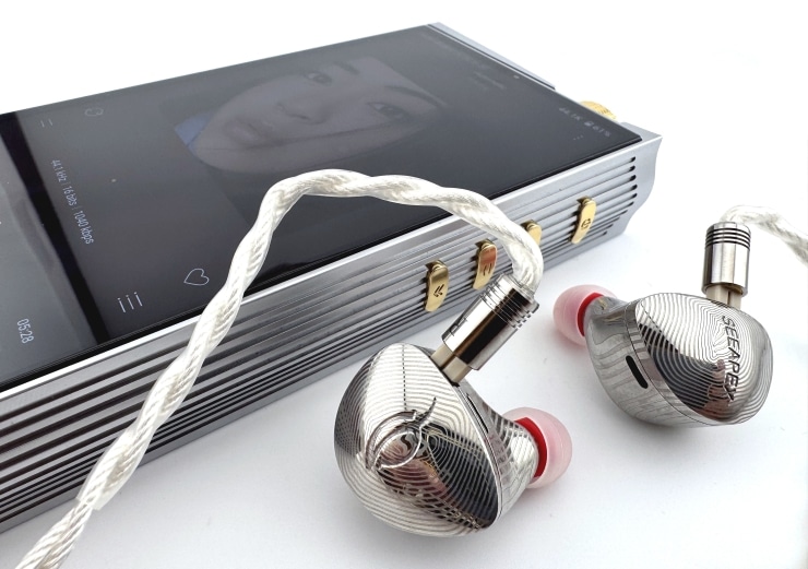 EvoOne TiとMOBIUS i GVの画像