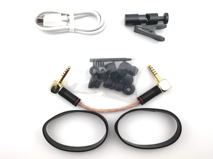 Traillii Ultra IEM Systemの付属品画像