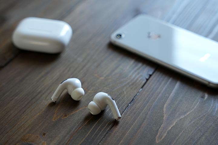 完全ワイヤレスイヤホン「AirPods」シリーズ画像