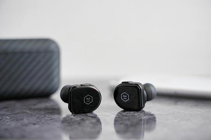 スポーツタイプのワイヤレスイヤホン「MW08 Sport True Wireless Earphones」画像