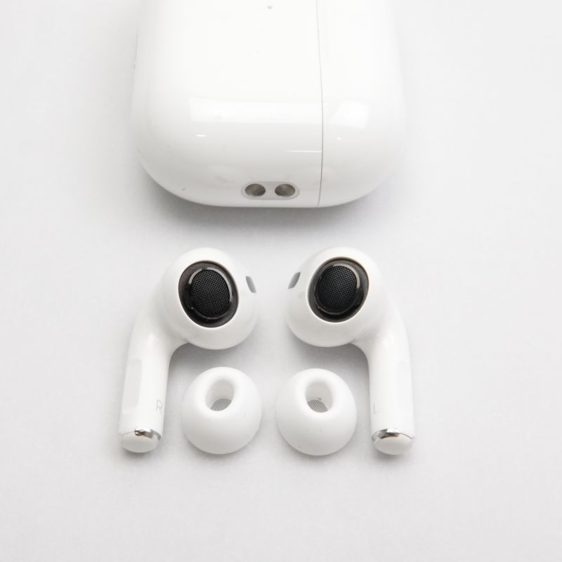 Apple AirPods Pro(2G)(Lightningケース付) [MQD83J/A] 中古