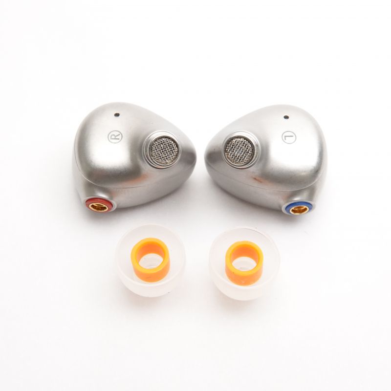 FH9 Titanium [FIO-IEM-FH9-T]