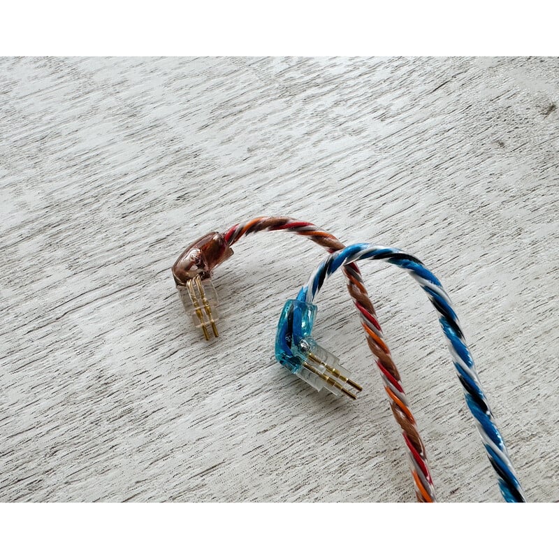 Neu-Farbe / 4.4mm 5極 トープラ販売製 CINQBES 純銅材 無メッキプラグ / Custom 2pin / ロゴ＆イヤーコネクタアートワーク