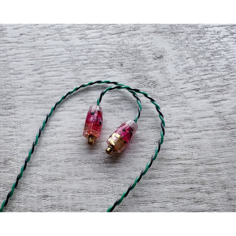 Watermelon Lily / 4.4mm 5極 AEC製 金メッキプラグ / MMCX / ロゴ＆イヤーコネクタアートワーク