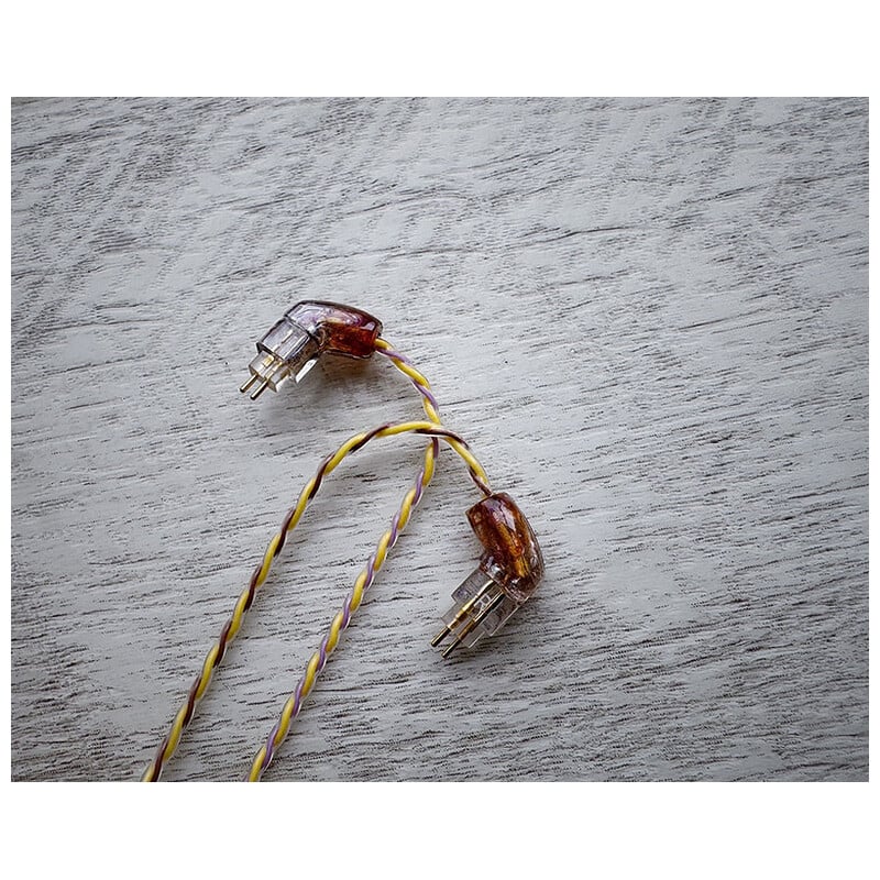 Harvest Moon-Type Bush Clover- / 4.4mm 5極 AEC製金メッキプラグ / Custom 2pin / ロゴ＆イヤーコネクタアートワーク ホワイトムーンストーン装飾