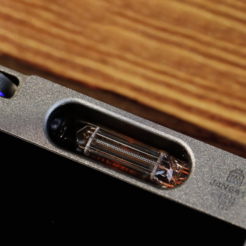 UA7 Gray（2025年12月19日発売予定）