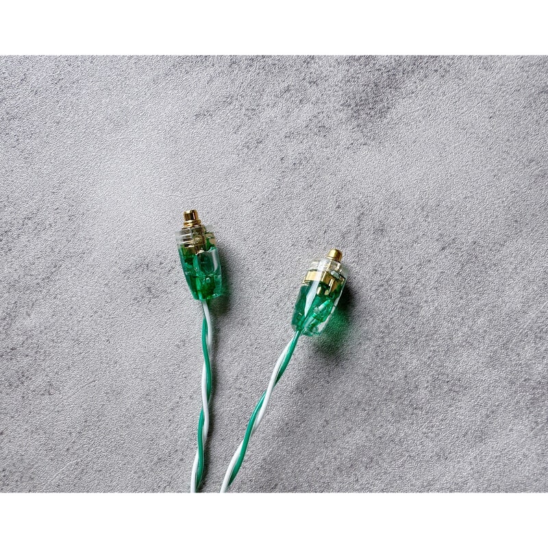 Agave Lily / WAGNUS. Original 4.4mm 5-pole Plug EIR - “ORO” / MMCX / NDT製法仕様 ロゴ&イヤーコネクタアートワーク