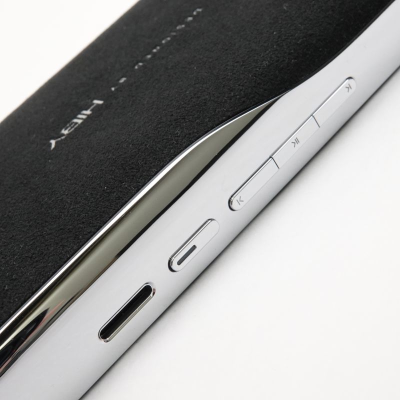 R8 II Silver