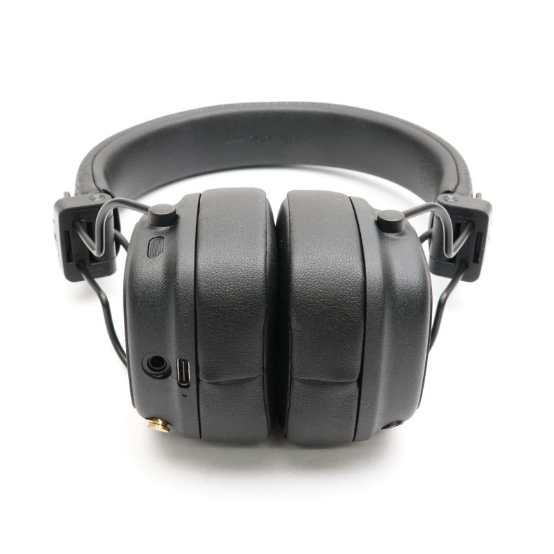 Major V Black