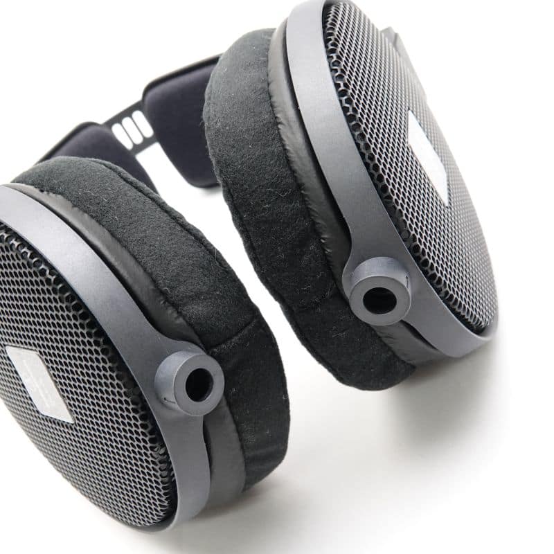 ATH-R70x