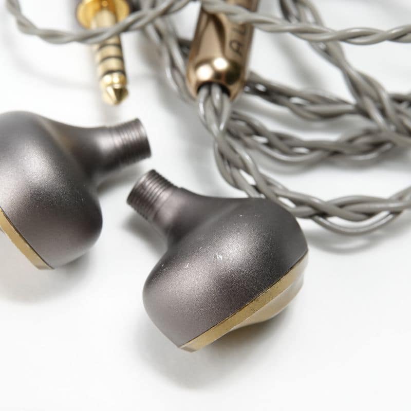 AURA [2400012074651]