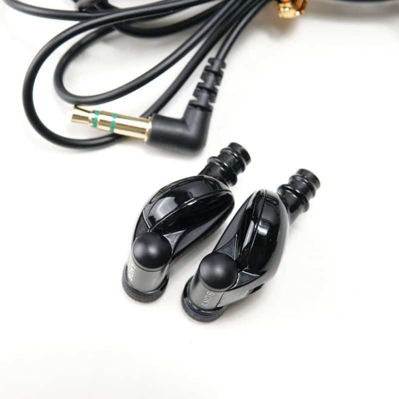 MDR-EX800ST