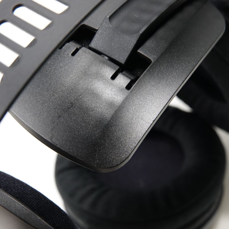 ATH-R70x
