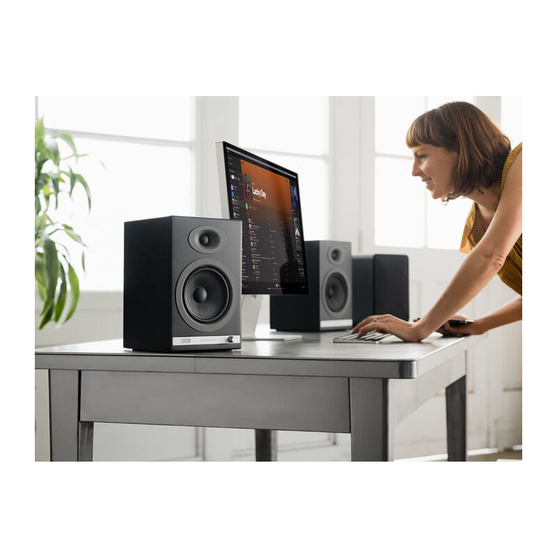 HD5 Stain Black