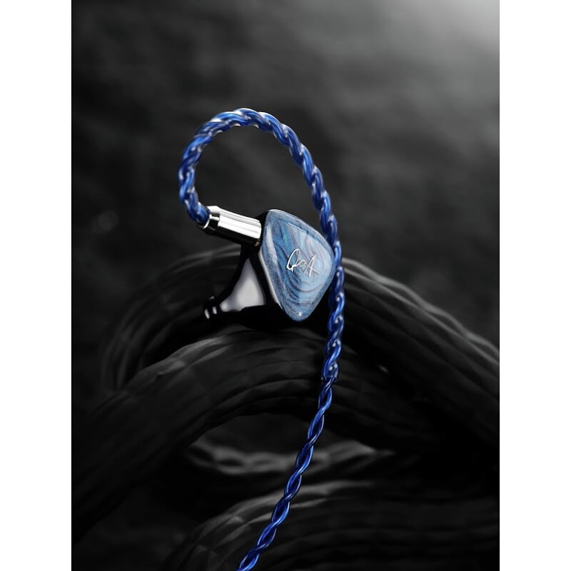 Misty Blue（2025年8月11日発売予定）