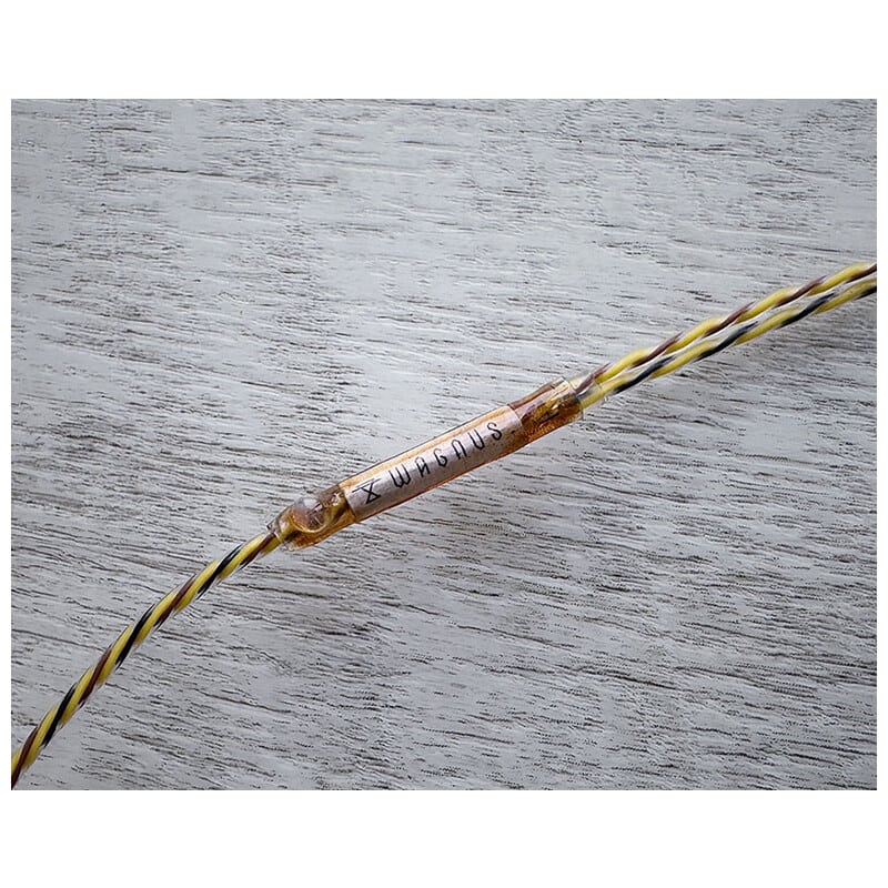 Harvest Moon / 4.4mm 5極 AEC製金メッキプラグ / Custom 2pin / ロゴ＆イヤーコネクタアートワーク ホワイトムーンストーン装飾