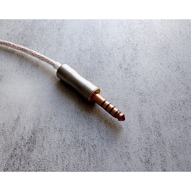 Isotope Knot / 4.4mm 5極 トープラ販売製 CINQBES 純銅材 無メッキプラグ / Custom 2pin / ロゴ&イヤーコネクタアートワーク