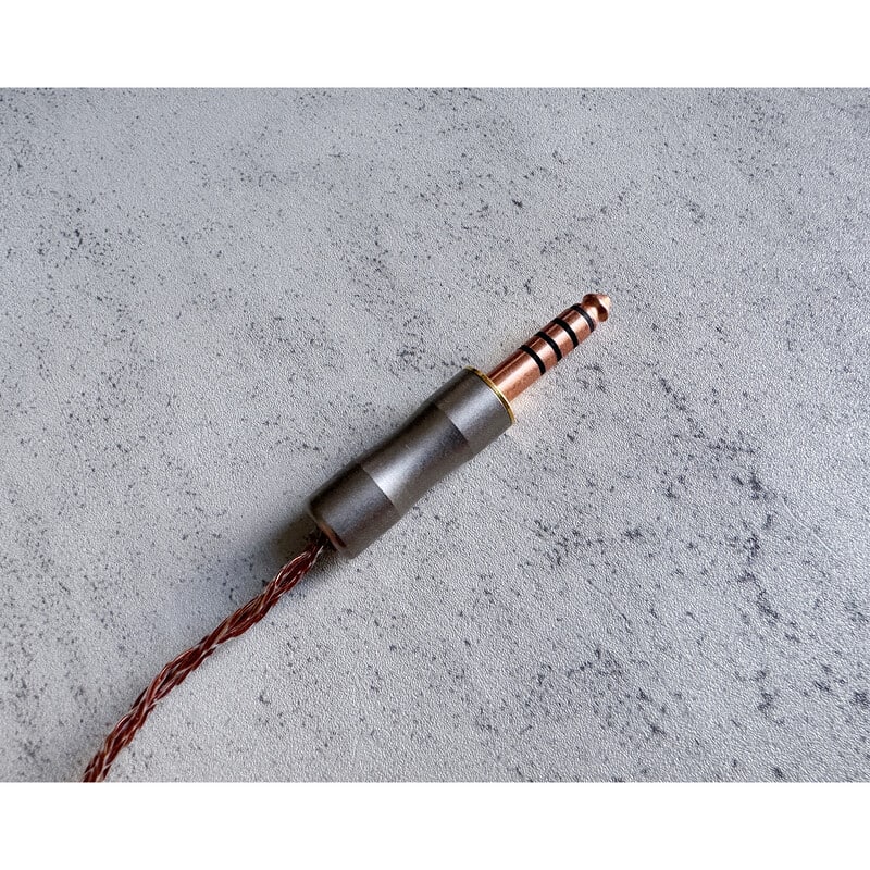 Vintage No.071 “Havenite” / 4.4mm 5極 トープラ販売製 CINQBES 純銅材 無メッキプラグ / XXX-G 2pin / ロゴ&イヤーコネクタアートワーク