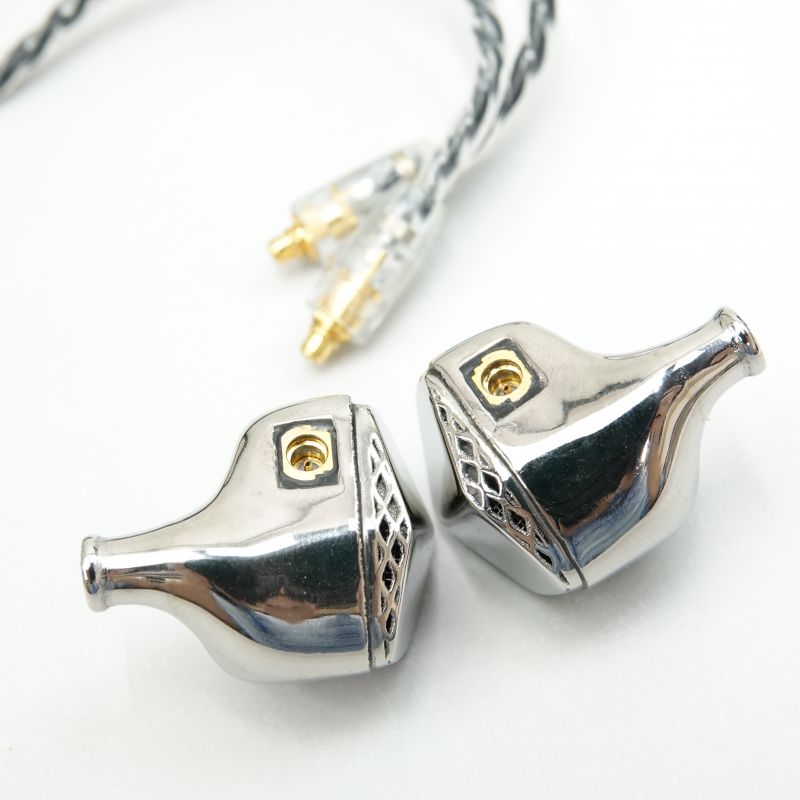 Macbeth Ti [UNM-7810]